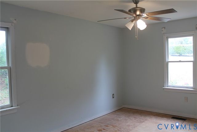 8819 McCaw Dr, North Chesterfield, VA 23235
