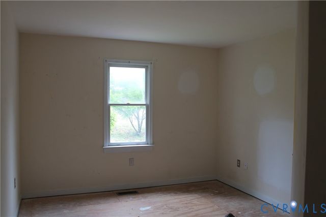 8819 McCaw Dr, North Chesterfield, VA 23235