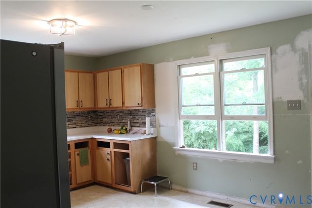 8819 McCaw Dr, North Chesterfield, VA 23235