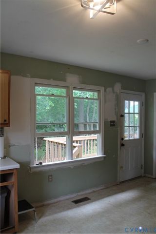 8819 McCaw Dr, North Chesterfield, VA 23235