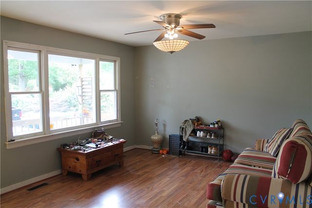 8819 McCaw Dr, North Chesterfield, VA 23235