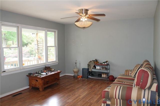 8819 McCaw Dr, North Chesterfield, VA 23235
