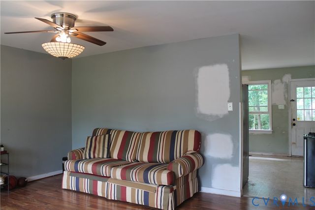 8819 McCaw Dr, North Chesterfield, VA 23235