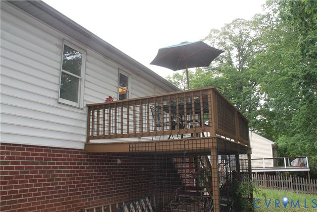 8819 McCaw Dr, North Chesterfield, VA 23235
