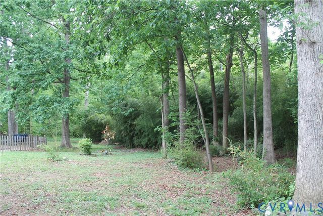 8819 McCaw Dr, North Chesterfield, VA 23235