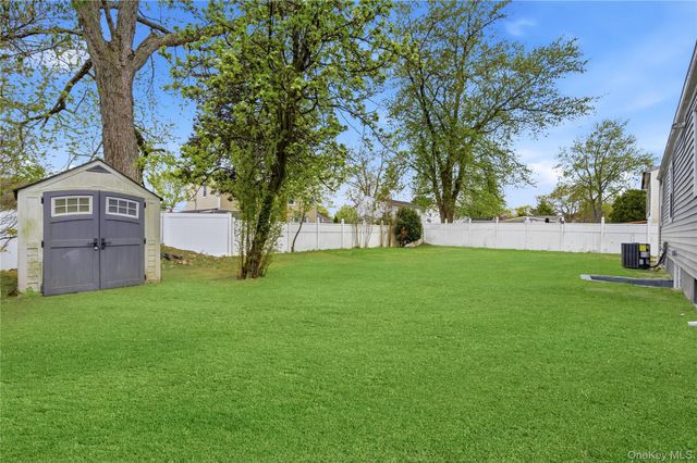 110 Heyward Street, Brentwood, NY 11717