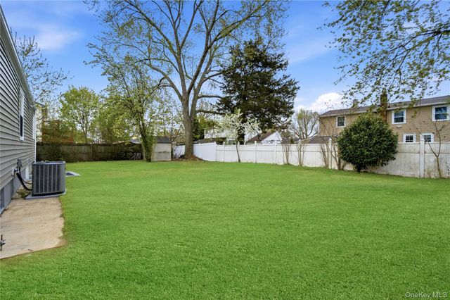 110 Heyward Street, Brentwood, NY 11717