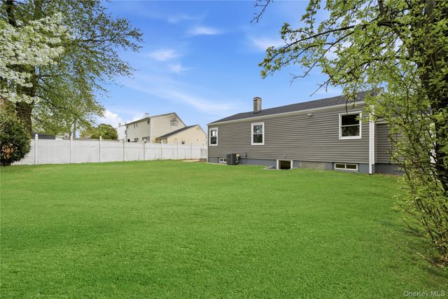 110 Heyward Street, Brentwood, NY 11717