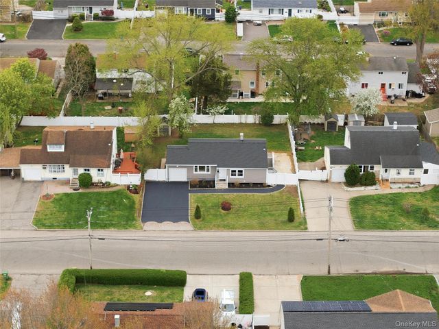 110 Heyward Street, Brentwood, NY 11717