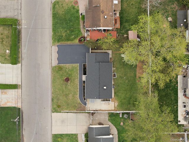 110 Heyward Street, Brentwood, NY 11717