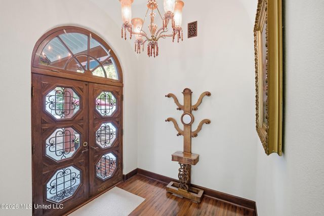 13801 Arbor Circle, Ocean Springs, MS 39564