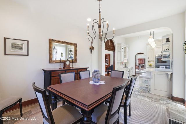 13801 Arbor Circle, Ocean Springs, MS 39564