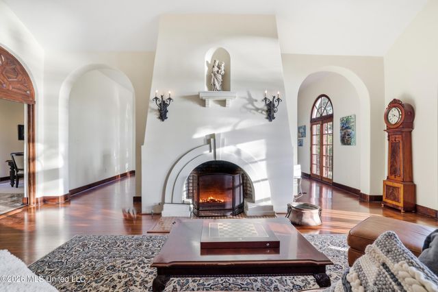 13801 Arbor Circle, Ocean Springs, MS 39564