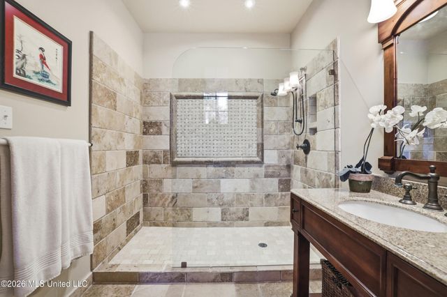 13801 Arbor Circle, Ocean Springs, MS 39564