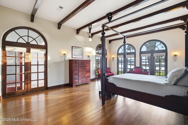 13801 Arbor Circle, Ocean Springs, MS 39564