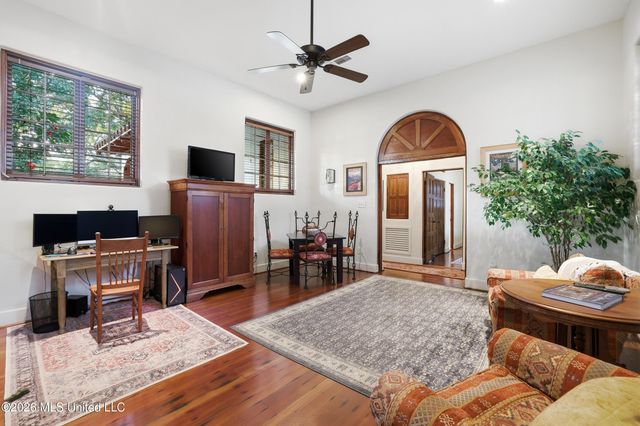 13801 Arbor Circle, Ocean Springs, MS 39564