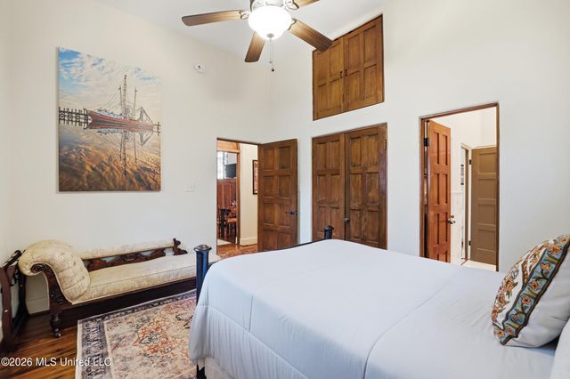 13801 Arbor Circle, Ocean Springs, MS 39564