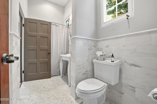 13801 Arbor Circle, Ocean Springs, MS 39564