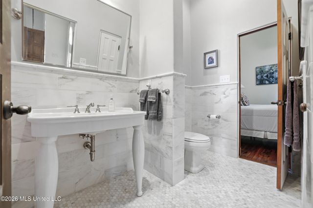 13801 Arbor Circle, Ocean Springs, MS 39564