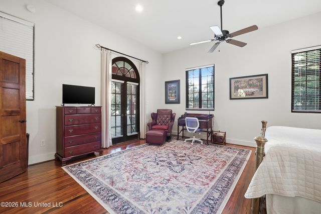 13801 Arbor Circle, Ocean Springs, MS 39564