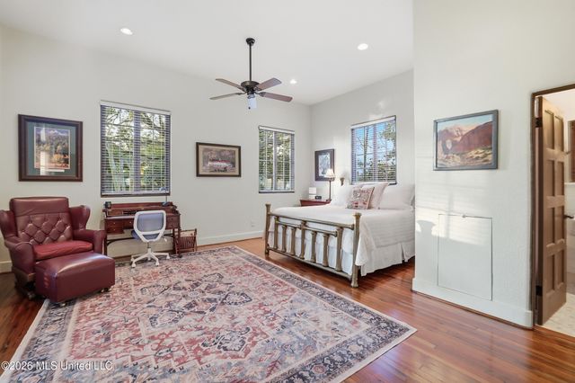 13801 Arbor Circle, Ocean Springs, MS 39564