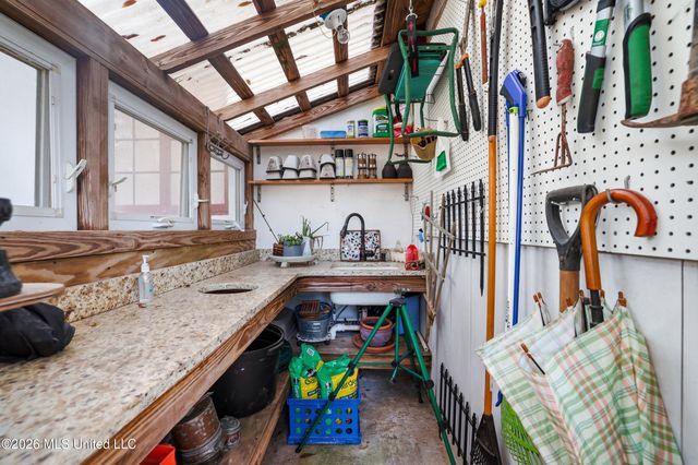 13801 Arbor Circle, Ocean Springs, MS 39564