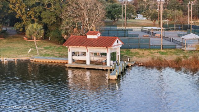 13801 Arbor Circle, Ocean Springs, MS 39564