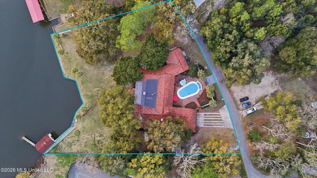 13801 Arbor Circle, Ocean Springs, MS 39564