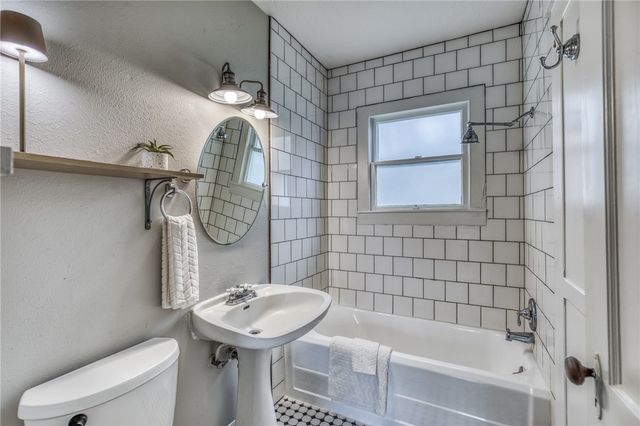 408 North Hunt Street, Bellville, TX 77418