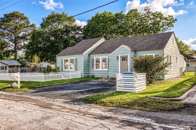 408 North Hunt Street, Bellville, TX 77418