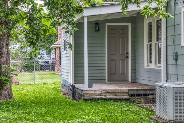 408 North Hunt Street, Bellville, TX 77418