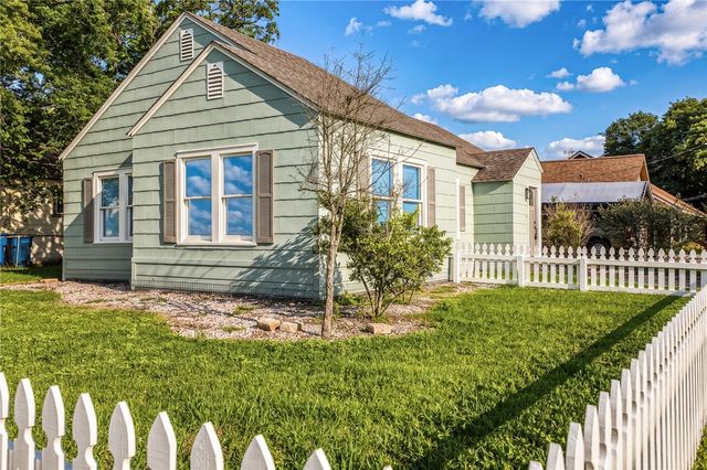 408 North Hunt Street, Bellville, TX 77418