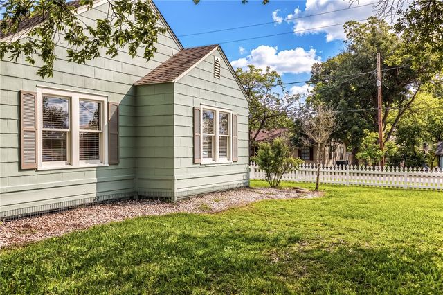 408 North Hunt Street, Bellville, TX 77418
