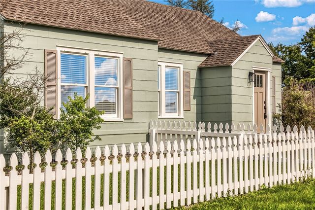 408 North Hunt Street, Bellville, TX 77418