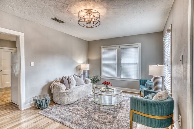 408 North Hunt Street, Bellville, TX 77418