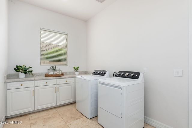 3817 E TRACKER Trail, Phoenix, AZ 85050