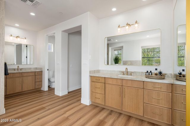 3817 E TRACKER Trail, Phoenix, AZ 85050