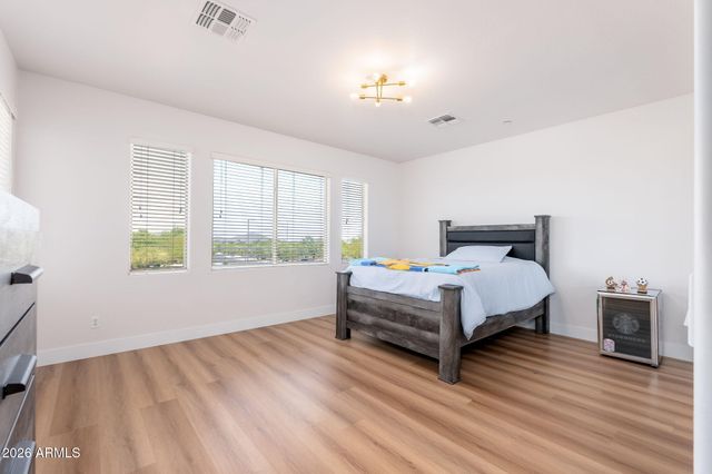 3817 E TRACKER Trail, Phoenix, AZ 85050