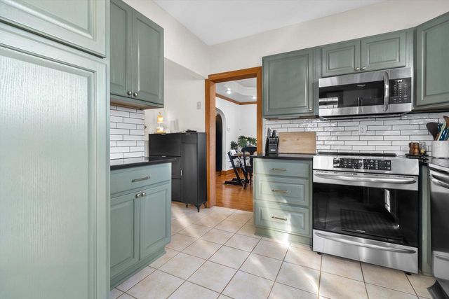 953 Genesee STREET, Waukesha, WI 53186