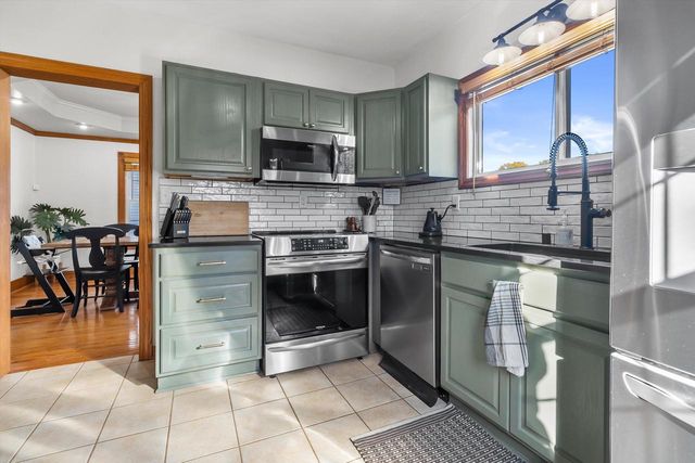 953 Genesee STREET, Waukesha, WI 53186