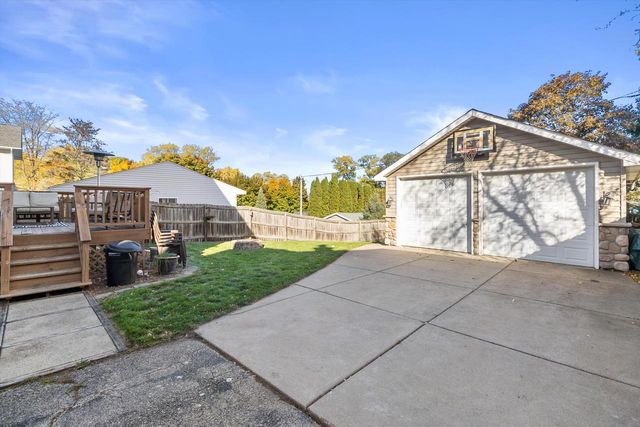 953 Genesee STREET, Waukesha, WI 53186