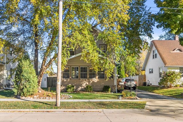 953 Genesee STREET, Waukesha, WI 53186