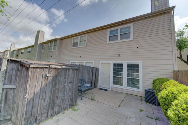 2002 Gentryside Drive 117, Houston, TX 77077