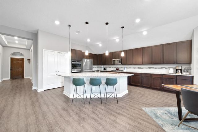 15715 Holloway Creek Court, Houston, TX 77044
