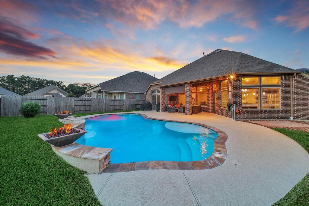 15715 Holloway Creek Court, Houston, TX 77044