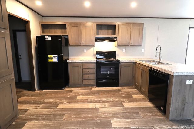 325 S 11th, Poteet, TX 78065