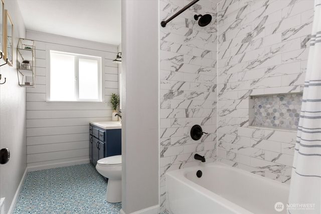 664 Limestone Lane, Oak Harbor, WA 98277