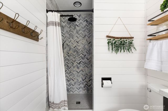 664 Limestone Lane, Oak Harbor, WA 98277