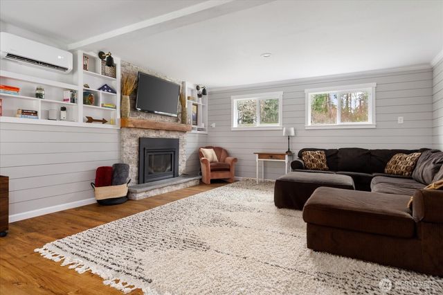 664 Limestone Lane, Oak Harbor, WA 98277