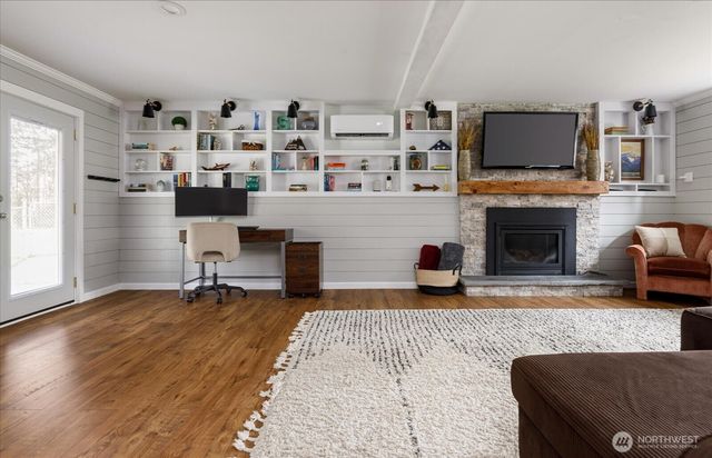 664 Limestone Lane, Oak Harbor, WA 98277